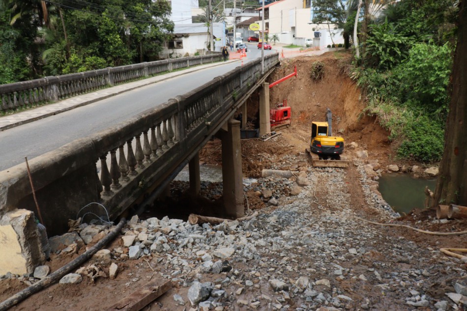 Ponte de Blumenau é interditada para fundação de nova estrutura