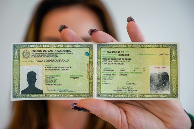 Governo de Santa Catarina divulga novo modelo de carteira de identidade