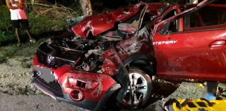 Carro capota e motorista fica ferido na rodovia Ivo Silveira, em Gaspar