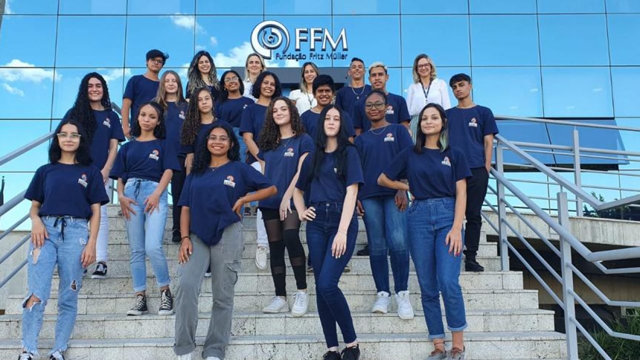 Fundação Fritz Müller tem vagas gratuitas para desenvolvimento pessoal e  profissional de jovens