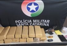 Três pessoas são detidas com 15 tabletes de maconha e arma no bairro Velha
