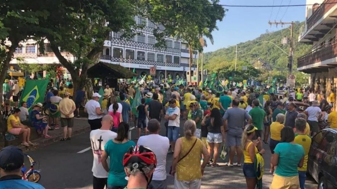 Blumenau terá manifestação para apoiar indulto de Bolsonaro a deputado  condenado