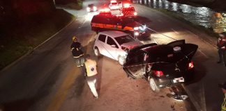 Motorista morre em colisão frontal entre carros, em Brusque