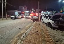 Colisão entre três carros mobiliza Guarda Municipal de Trânsito de Blumenau