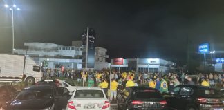 BR-470 é bloqueada por manifestantes após eleição em Santa Catarina