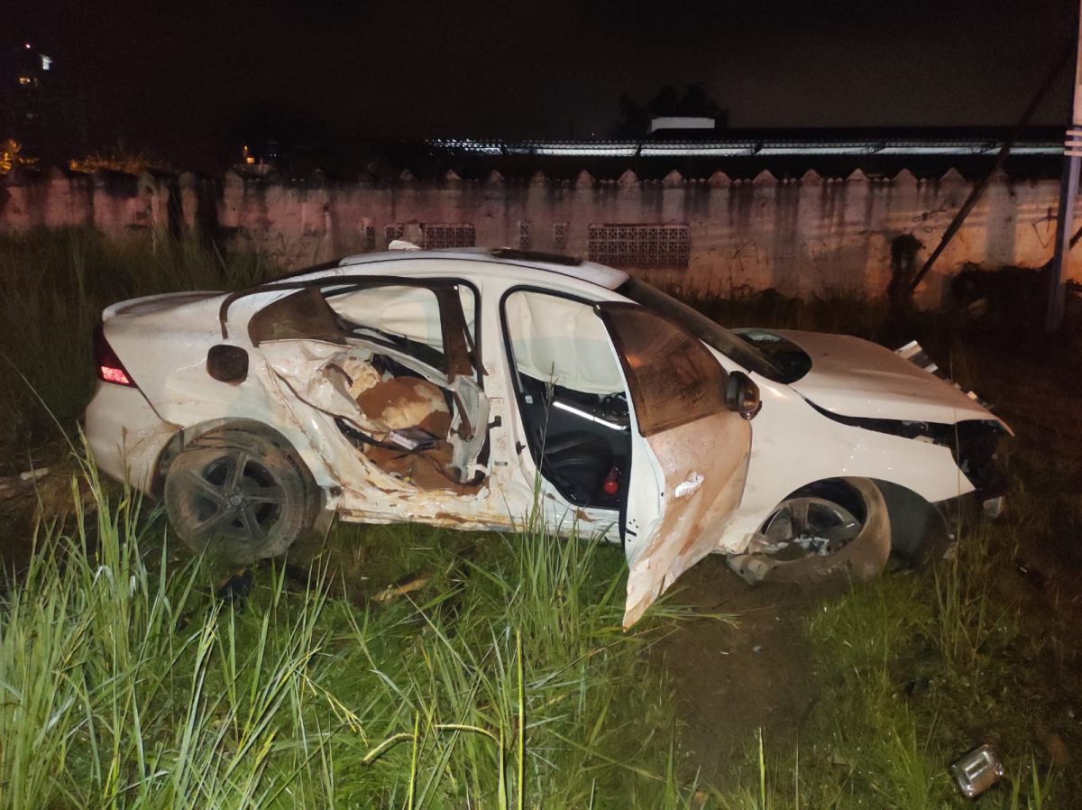 Viatura da PM é atingida por carro que disputava racha em Blumenau