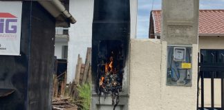 Relógio medidor de energia pega fogo e mobiliza Corpo de Bombeiros Voluntários em Ilhota