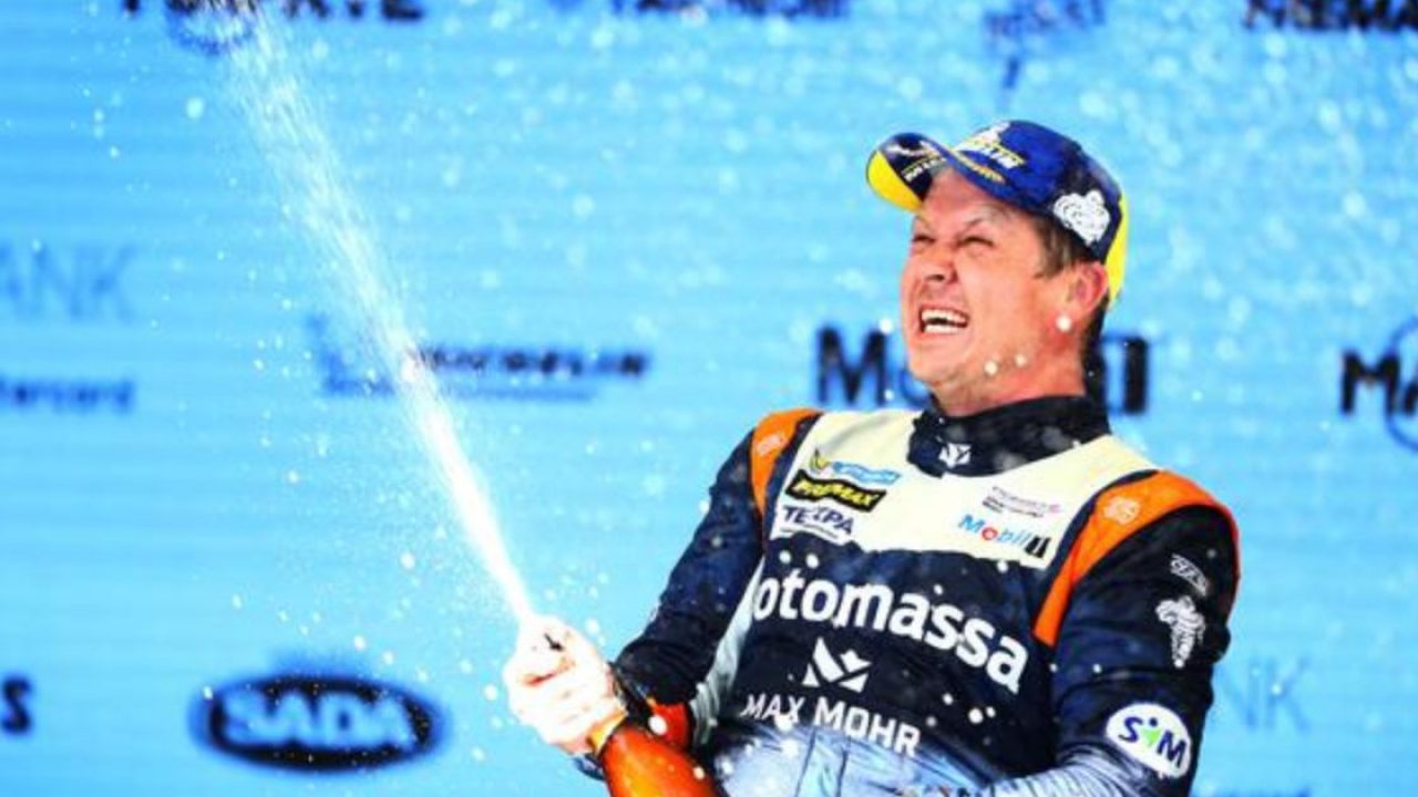 Piloto de Blumenau conquista terceiro lugar na Porsche Cup Brasil