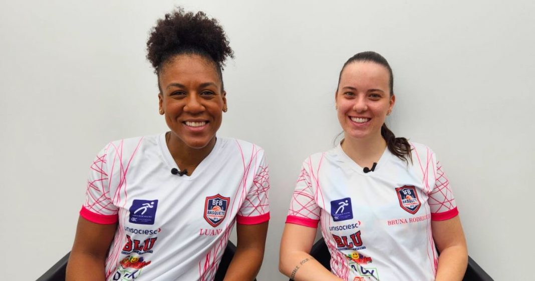 Bruna Rodrigues e Luana Batista de Souza, técnica e ala do basquete feminino blumenau