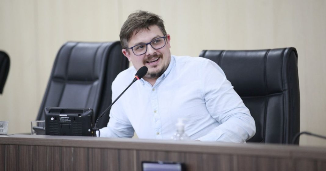 Vereador lamenta rejeição de projeto que proibiria condenados por racismo e homofobia de assumirem cargo público em Blumenau