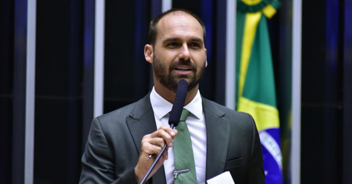 Eduardo Bolsonaro deve vir a Blumenau para palestrar; saiba qual o assunto