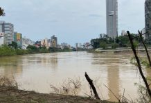 Rio já estava alto durante o fim de semana.