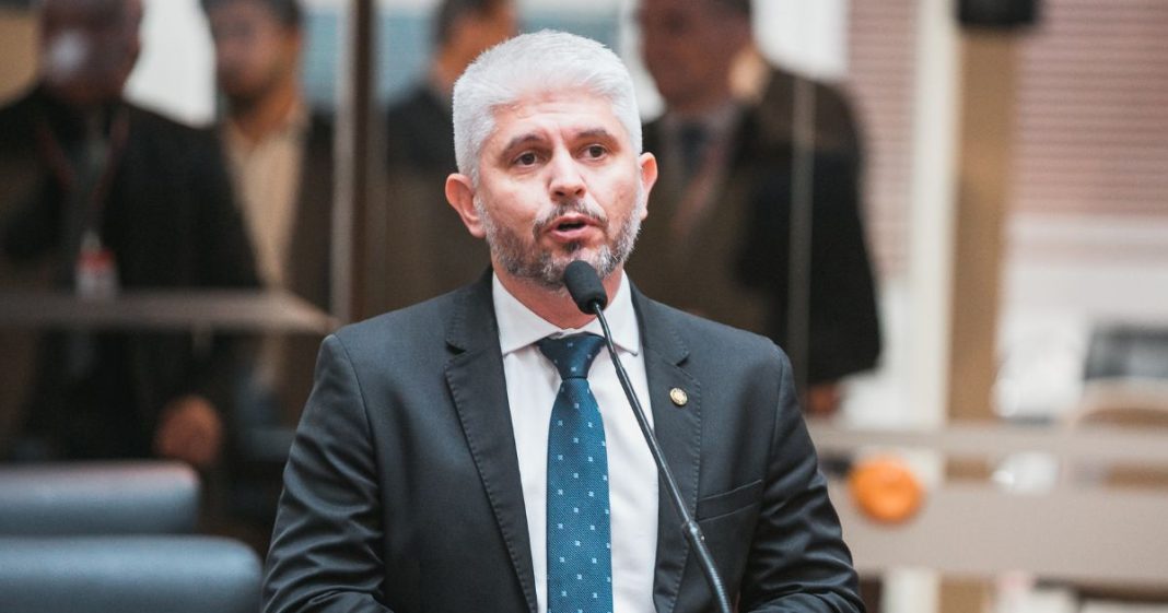 Deputado Egídio deve se filiar ao PL a convite de Jorginho Mello e agita cenário das eleições em Blumenau