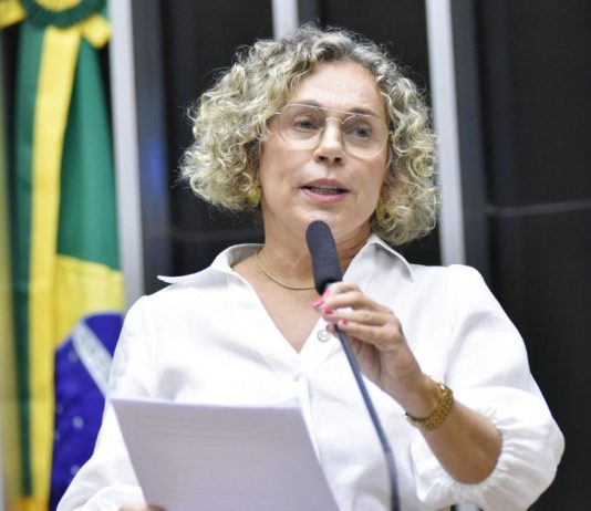 Ana Paula Lima deve ser a candidata do PT na disputa pela Prefeitura de Blumenau em 2024