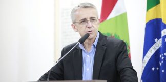 Prefeito solicitará dados ao Conselho Nacional de Direitos Humanos sobre células neonazistas em Blumenau