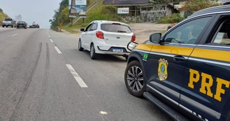 Carro furtado em Blumenau