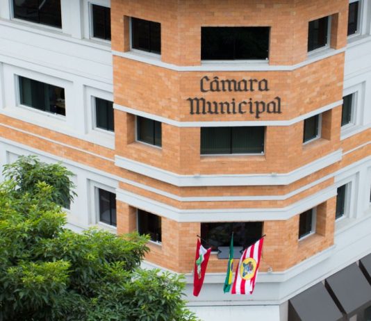 Câmara analisa abertura de CPI para investigar suposto superfaturamento de serviços em Blumenau