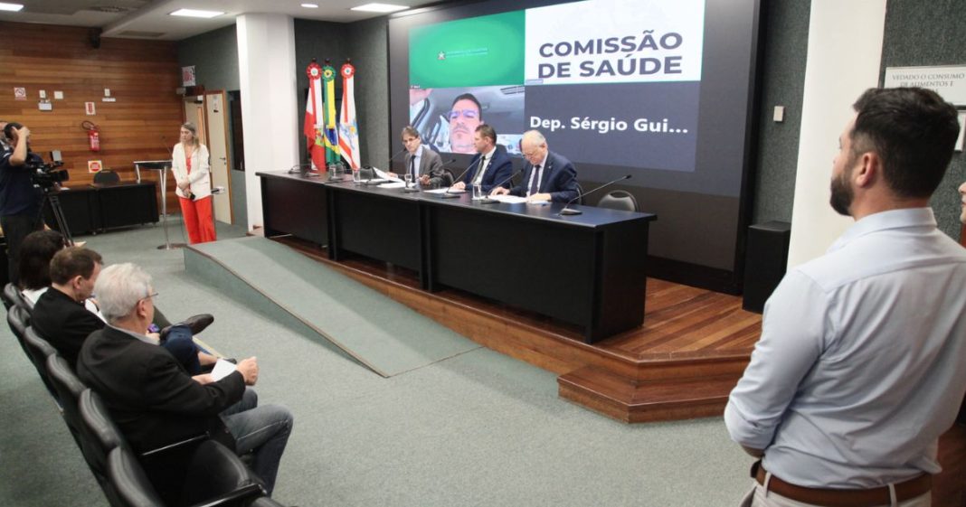 Comissão de Saúde na Alesc aprova projeto sobre medicamentos a base de canabidiol