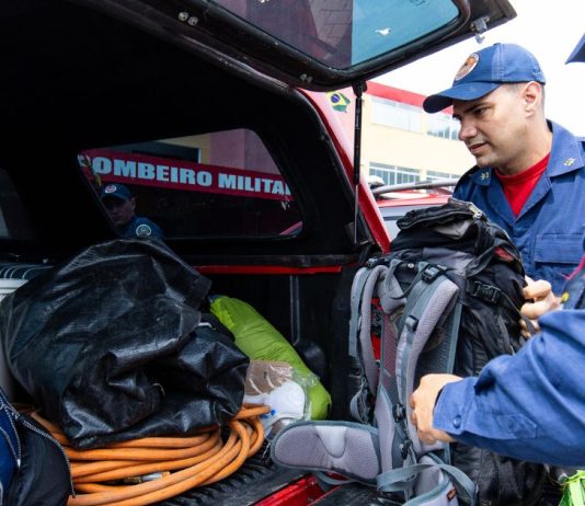 Nova equipe de bombeiros catarinenses é enviada para combate às queimadas no Centro-Oeste