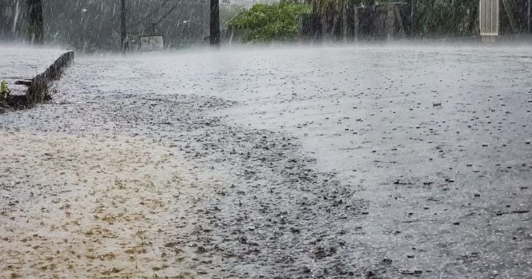 Centro de Educação Infantil suspende aulas devido às fortes chuvas em Blumenau temporais