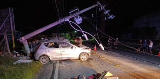 Colisão em poste deixa motorista morta em rodovia e parte de Ilhota sem luz