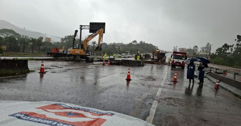 Estado de emergência é decretado em dez municípios de Santa Catarina por causa das chuvas