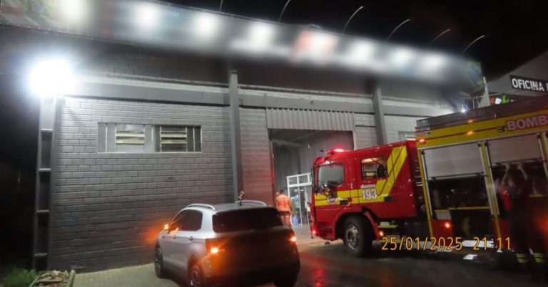 Princípio de incêndio em fábrica mobiliza bombeiros em Blumenau