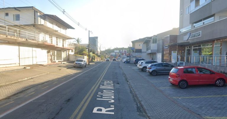 Rua entre os bairros bairros Fortaleza e Tribess ficará no sistema siga e pare em Blumenau