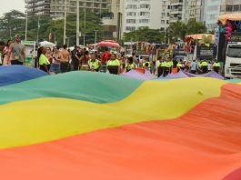 Vereador quer proibir uso de símbolos cristãos em Paradas do Orgulho LGBTQIAPN+ em Blumenau