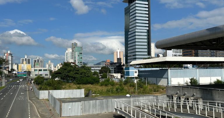 Centro de Convenções em Blumenau não tem prazo para ser licitado novamente